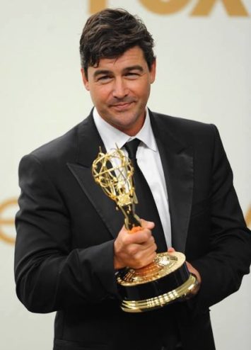 kyle chandler golden globe e1462986559945